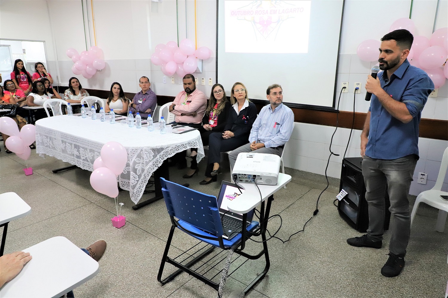 A programação da campanha segue até o fim do mês e  conta com diversas ações de combate ao câncer de mama.